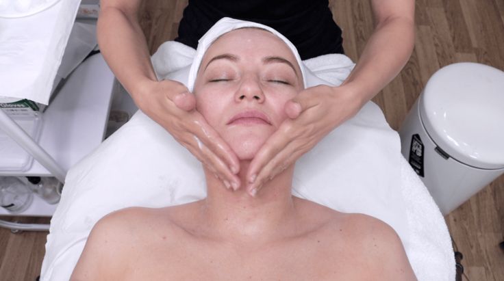Express Facial | Quick & Refreshing Skin Treatment in Borivali West
